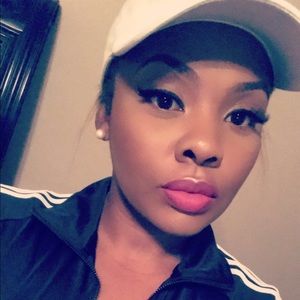 Meet your Posher, Racquel